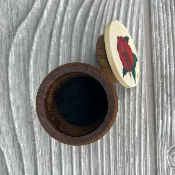 Vintage handmade hibiscus flower painted trinket ring stash box container wooden - Picture 7 of 7